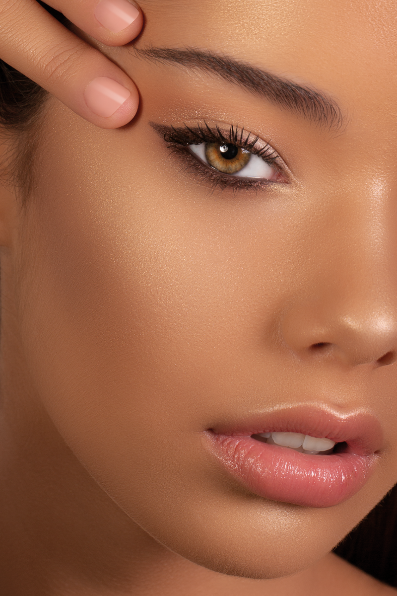 model-Brown Velvet 12H - Waterproof Eyeliner