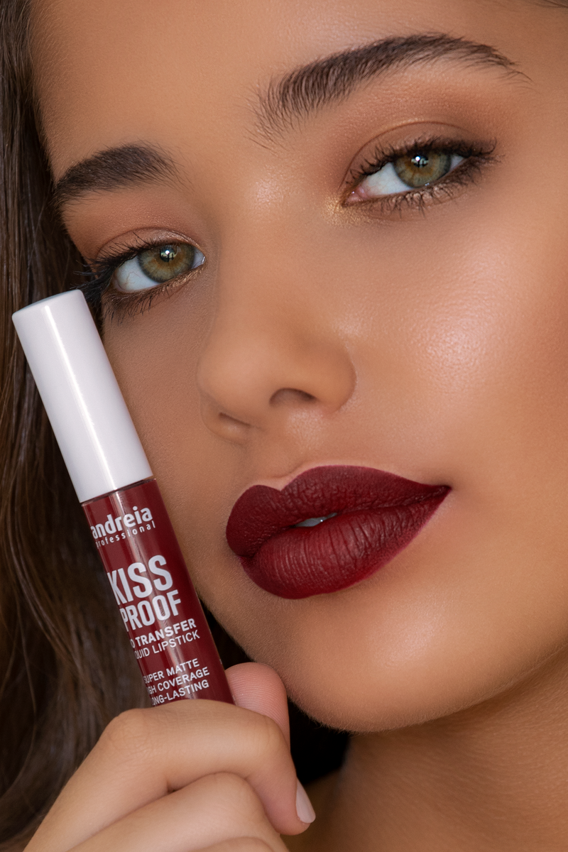 model-Kissproof - Liquid Lipstick 01 Burgundy